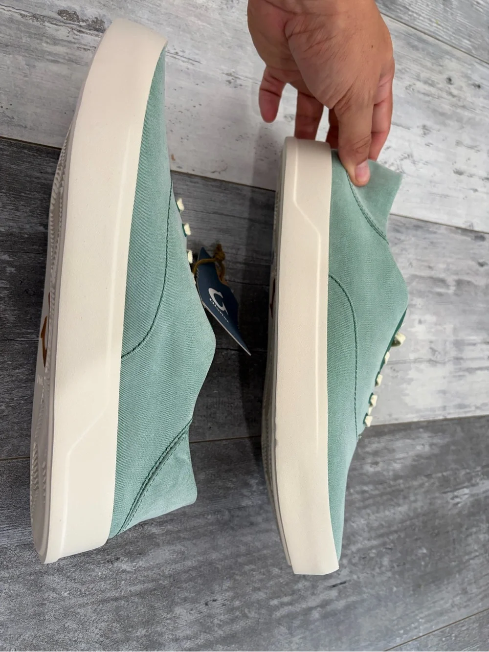 Olukai Mens Size 10 Shoes NEW with Tags Tradewind Bamboo Green Canvas Sneaker